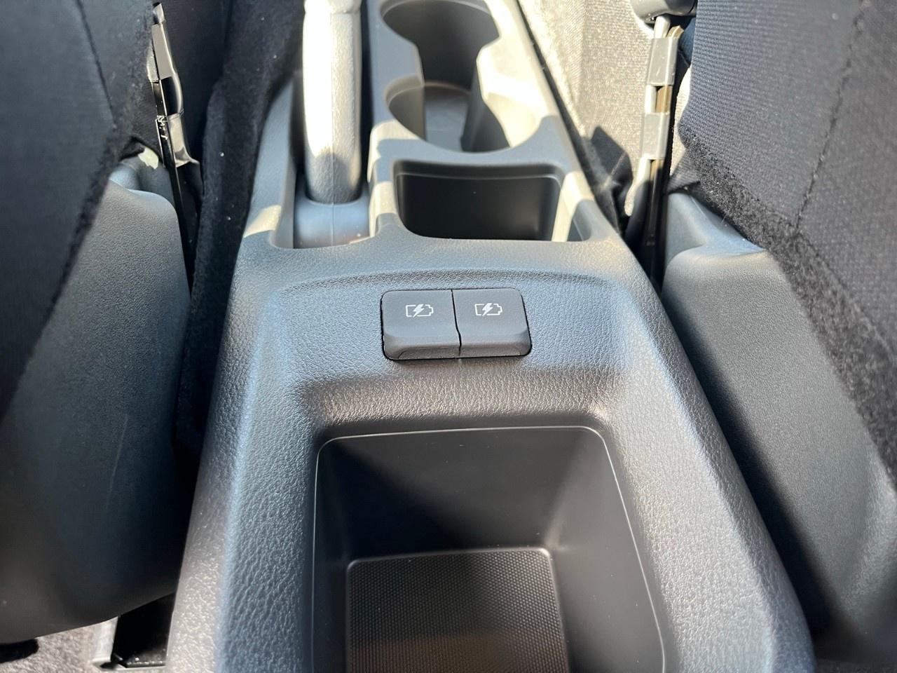 2025 Nissan Kicks Play S FWD Photo