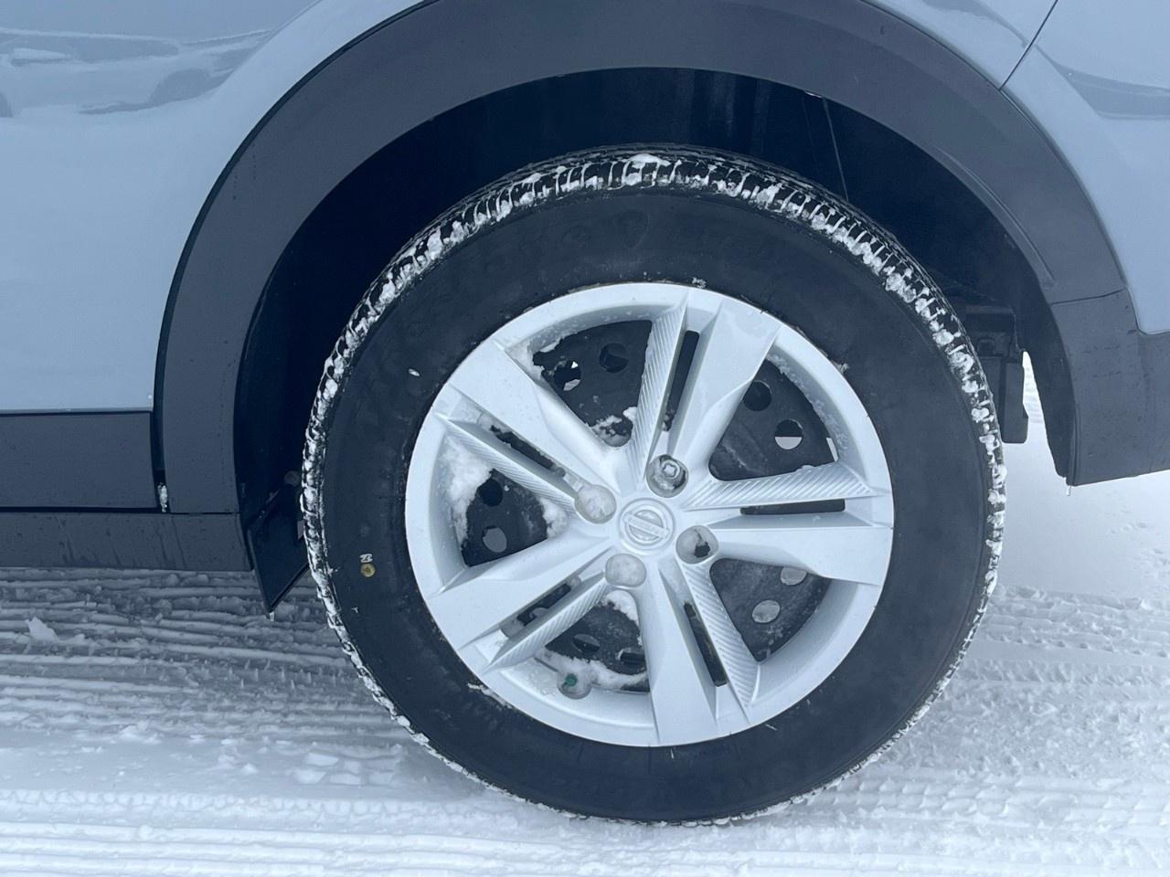 2025 Nissan Kicks Play S FWD Photo