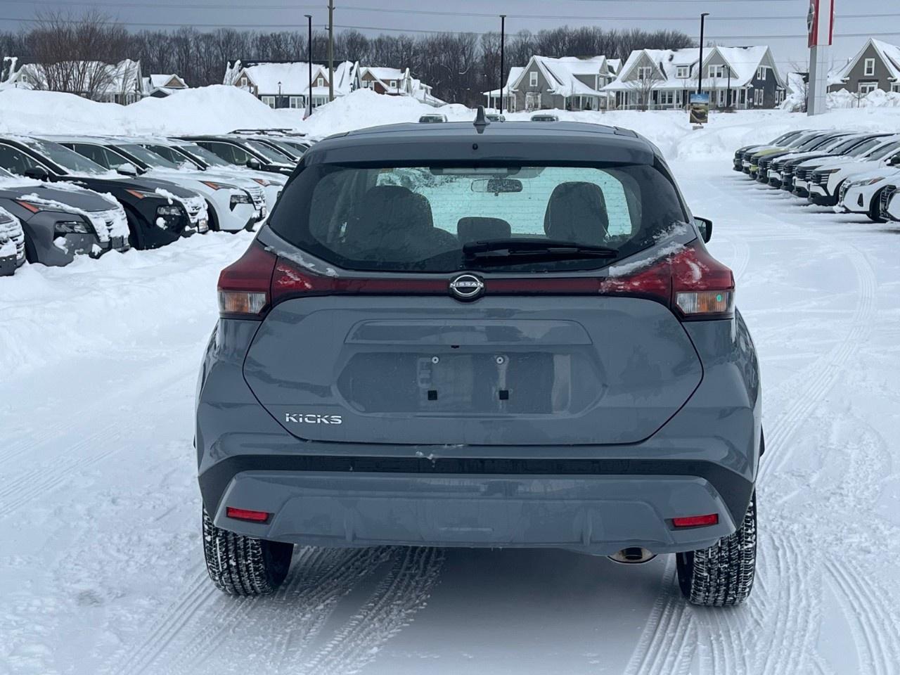 2025 Nissan Kicks Play S FWD Photo