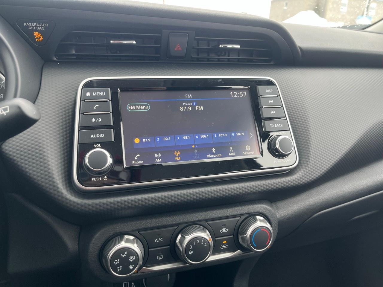 2025 Nissan Kicks Play S FWD Photo