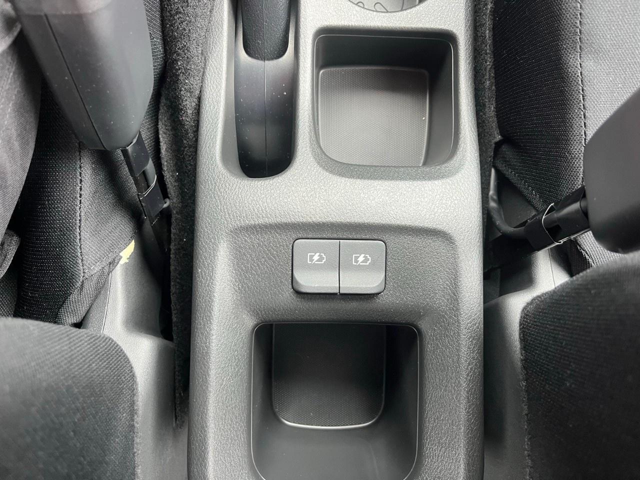 2025 Nissan Kicks Play S FWD Photo