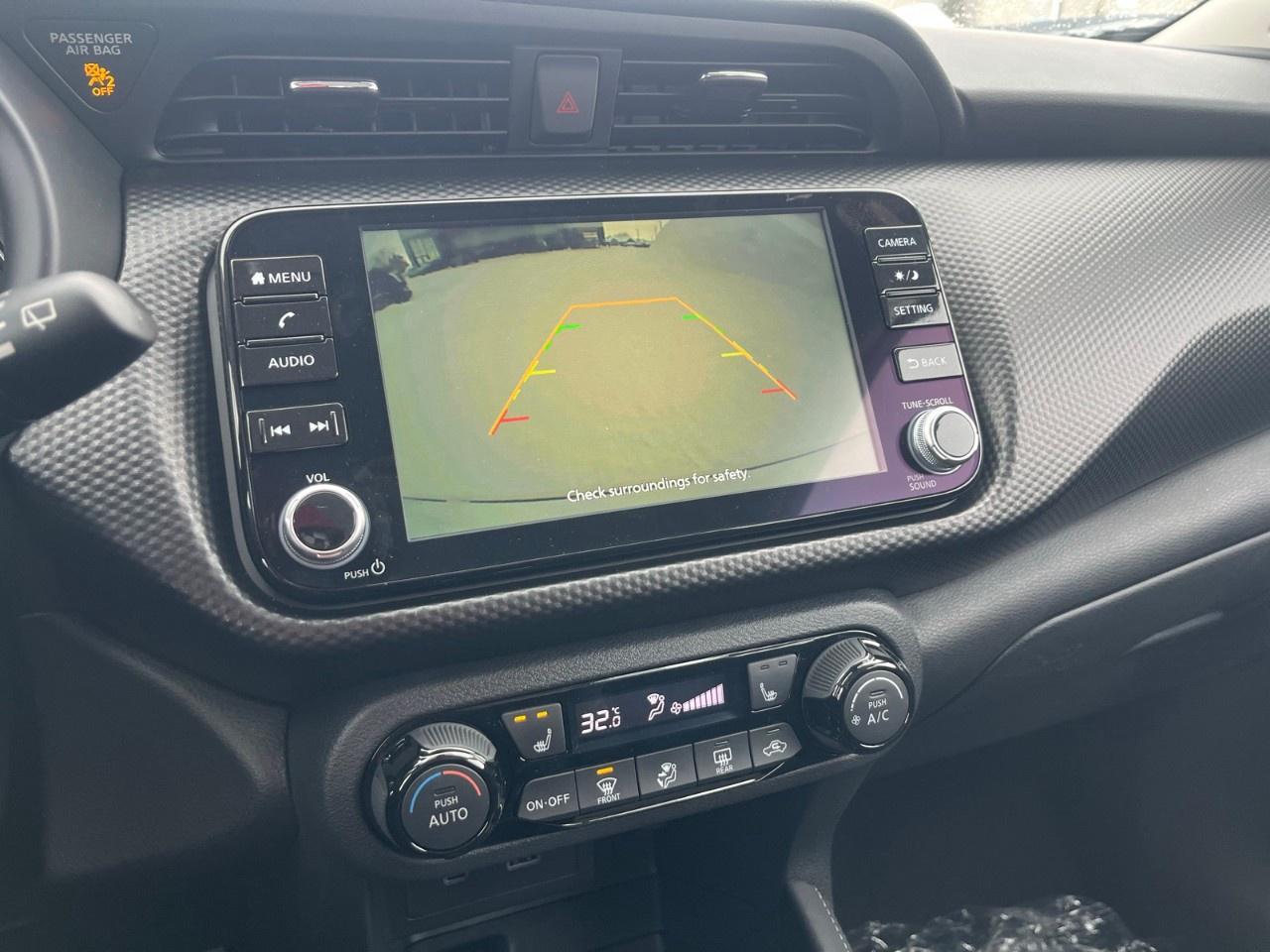 2025 Nissan Kicks Play SV FWD Photo