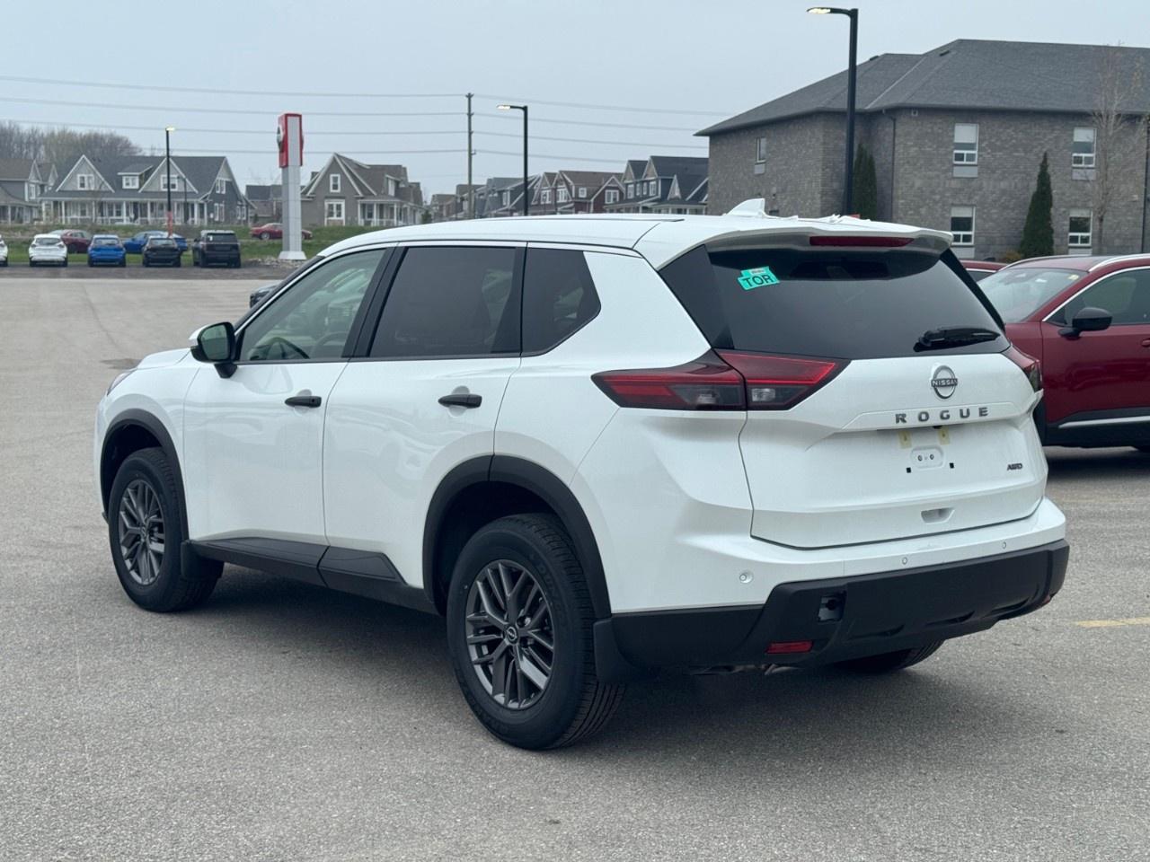 2026 Nissan Rogue AWD S Photo4