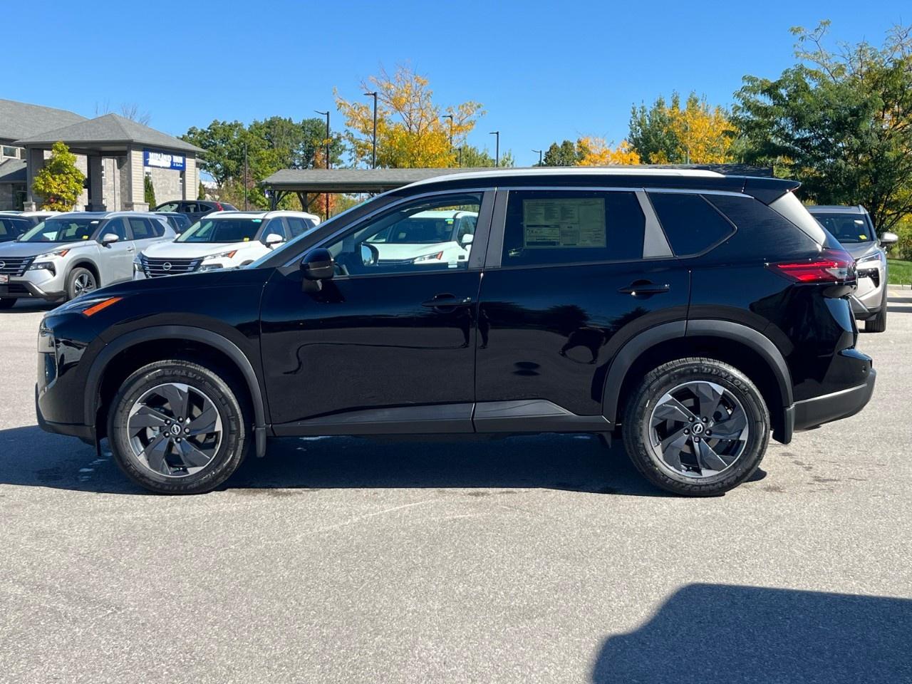 2026 Nissan Rogue AWD SV Moonroof Photo4