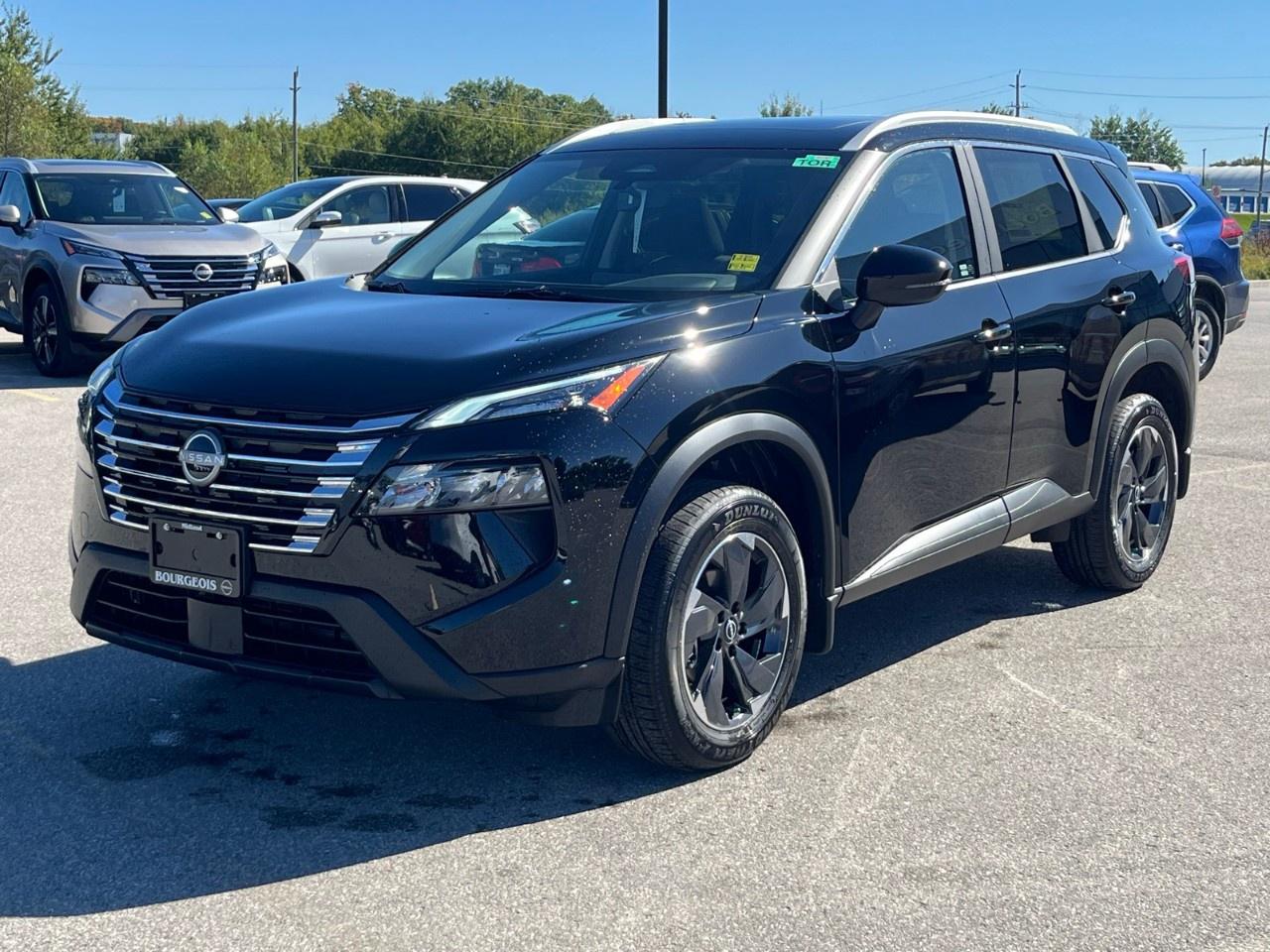 2026 Nissan Rogue AWD SV Moonroof Photo2