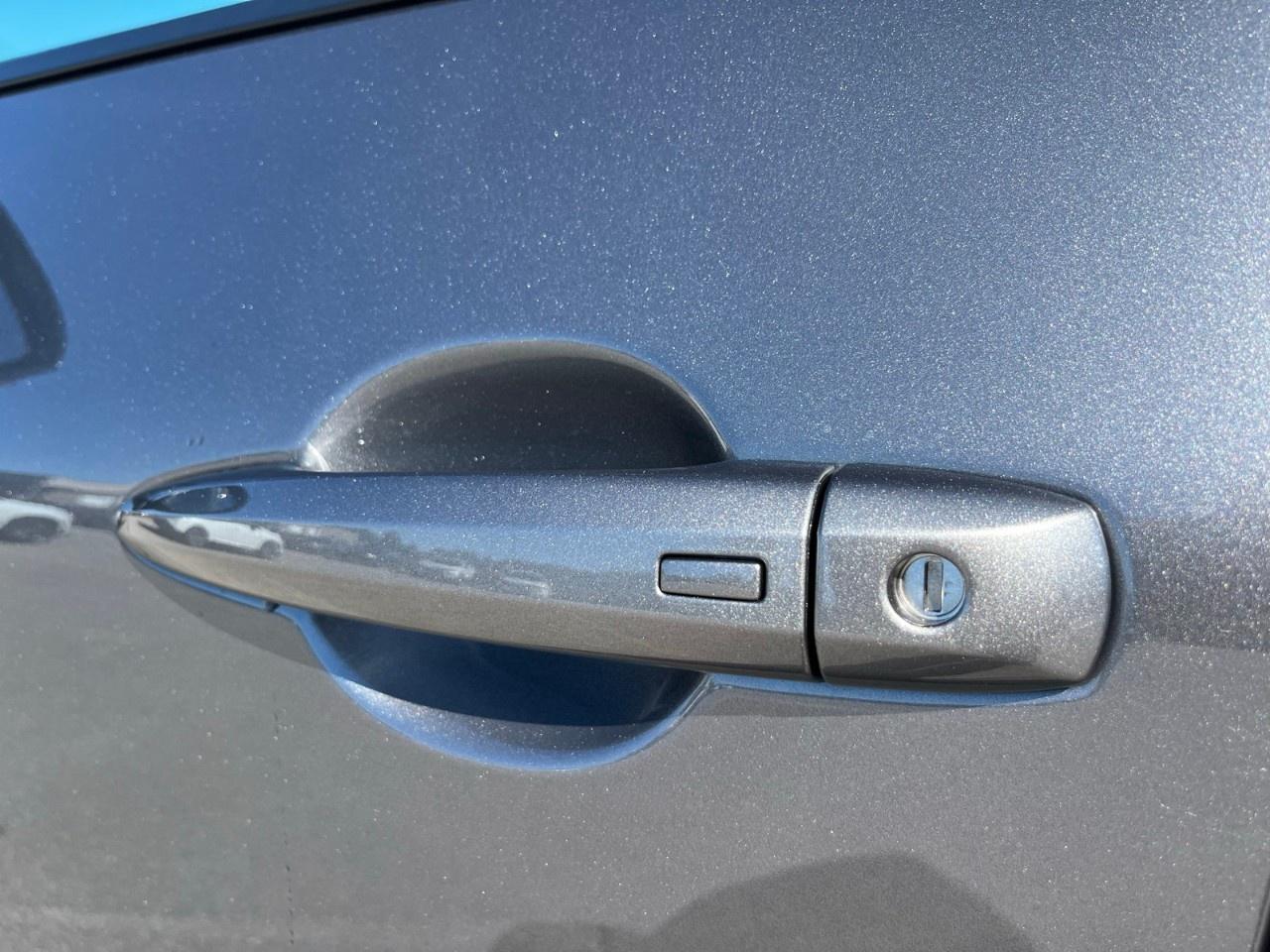 2026 Nissan Rogue AWD SV Moonroof Photo3