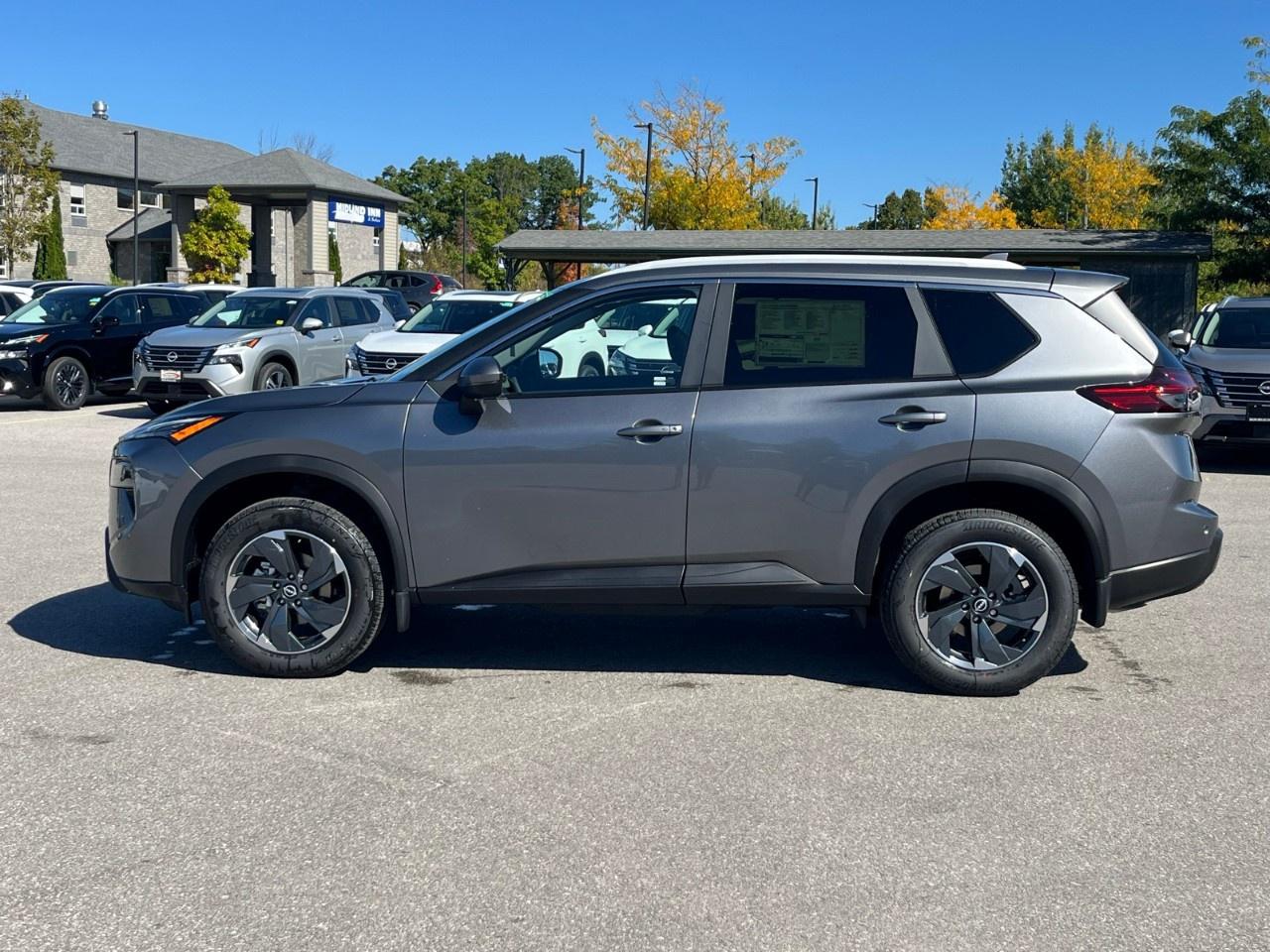 2026 Nissan Rogue AWD SV Moonroof Photo4