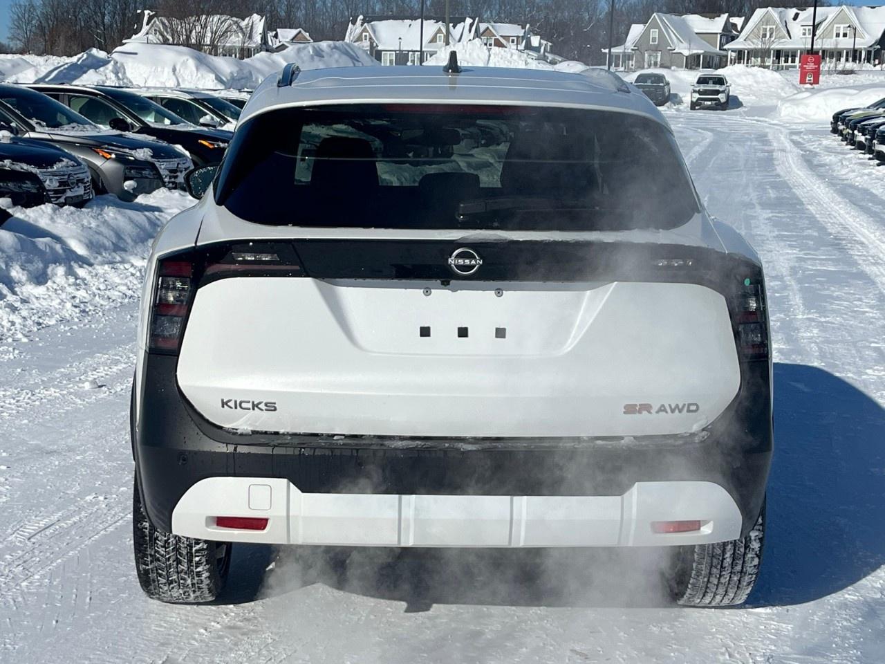 2026 Nissan Kicks SR AWD Photo