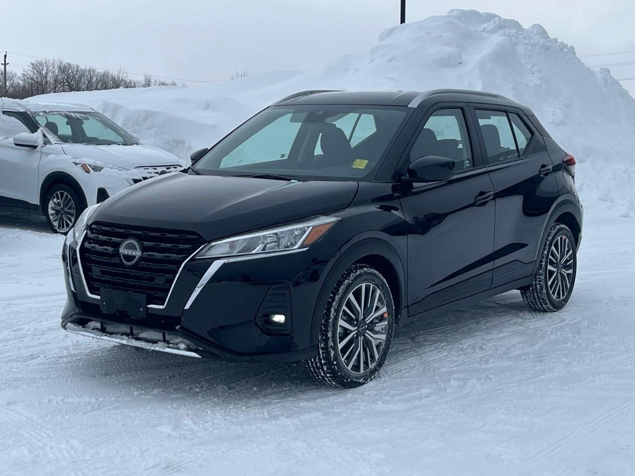 2025 Nissan Kicks Play SV FWD Photo2