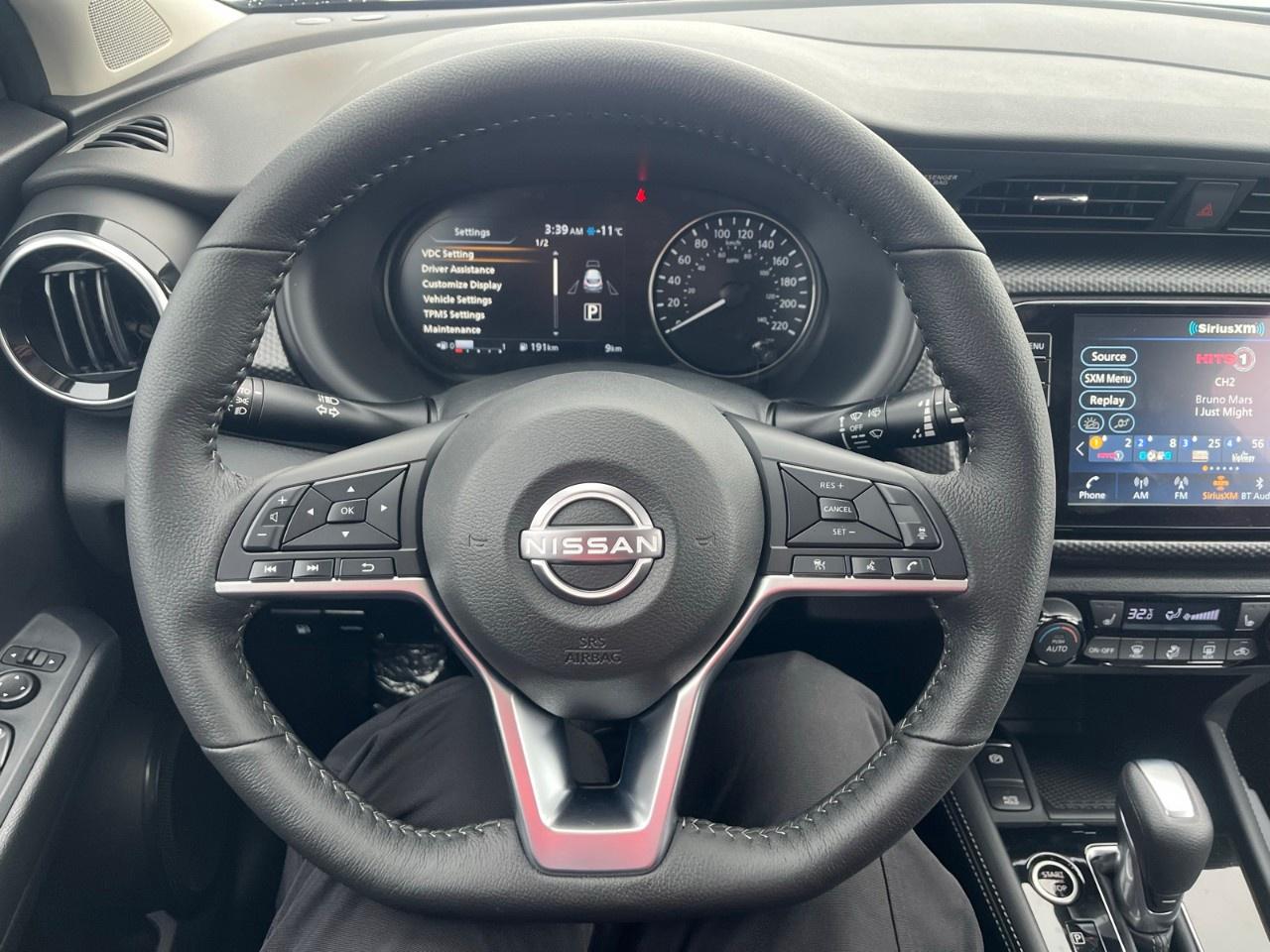 2025 Nissan Kicks Play SV FWD Photo