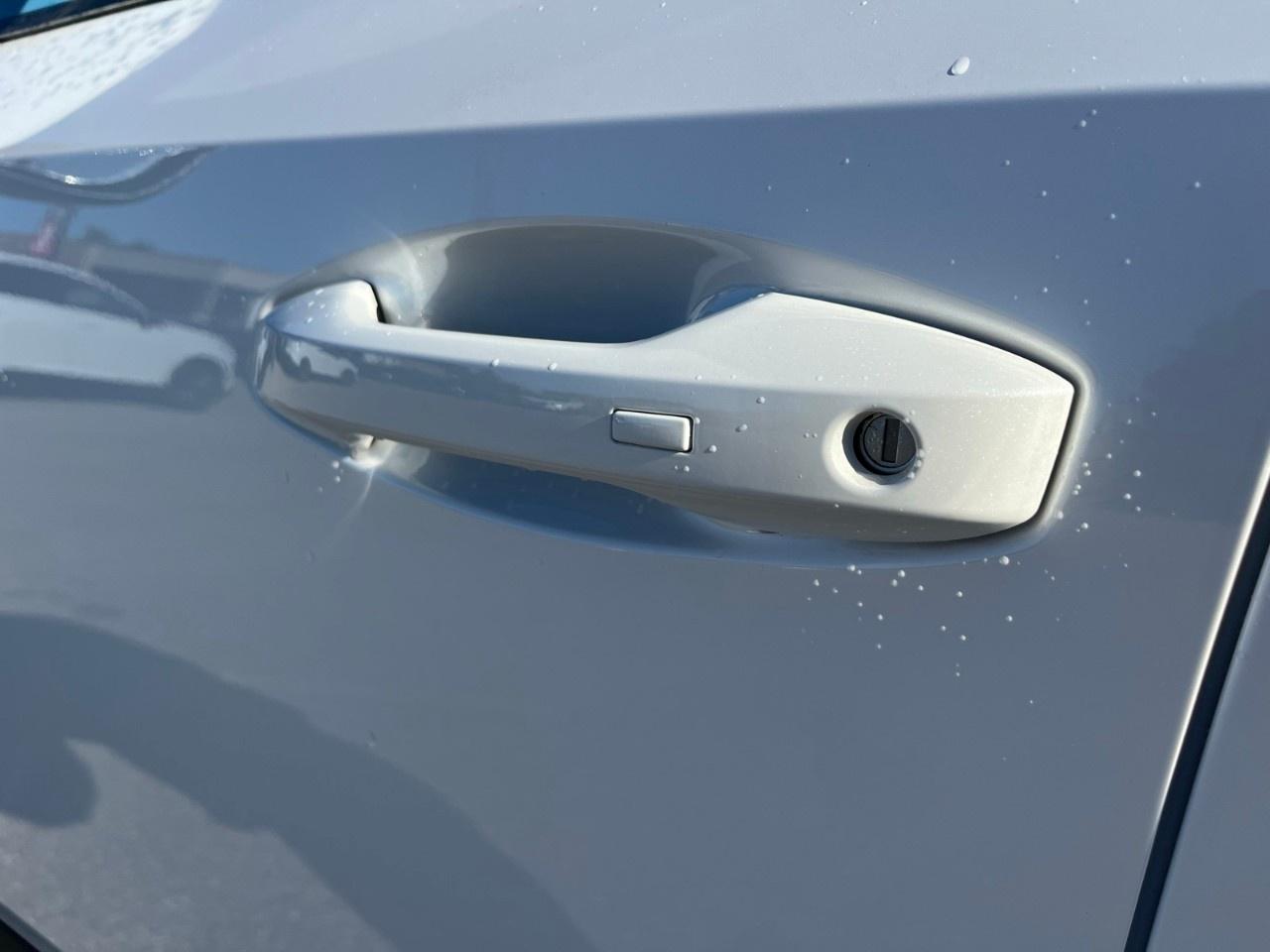 2026 Nissan Kicks SV AWD Photo3