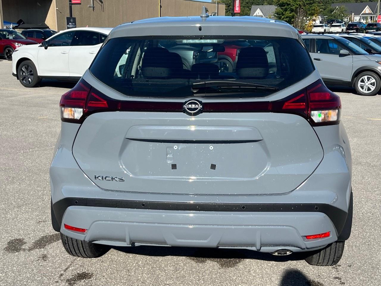 2025 Nissan Kicks Play S FWD Photo