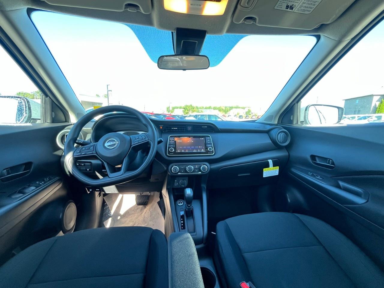 2025 Nissan Kicks Play S FWD Photo