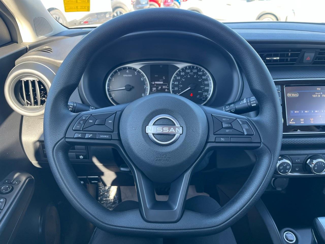 2025 Nissan Kicks Play S FWD Photo