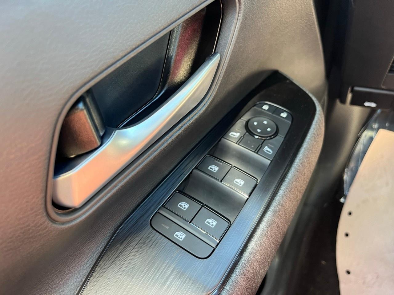 2026 Nissan Kicks SV AWD Photo