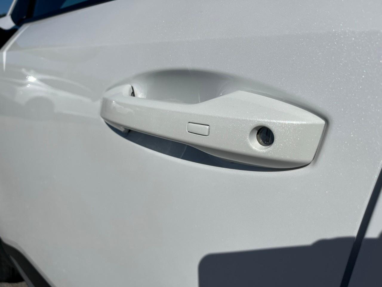 2026 Nissan Kicks SV AWD Photo3