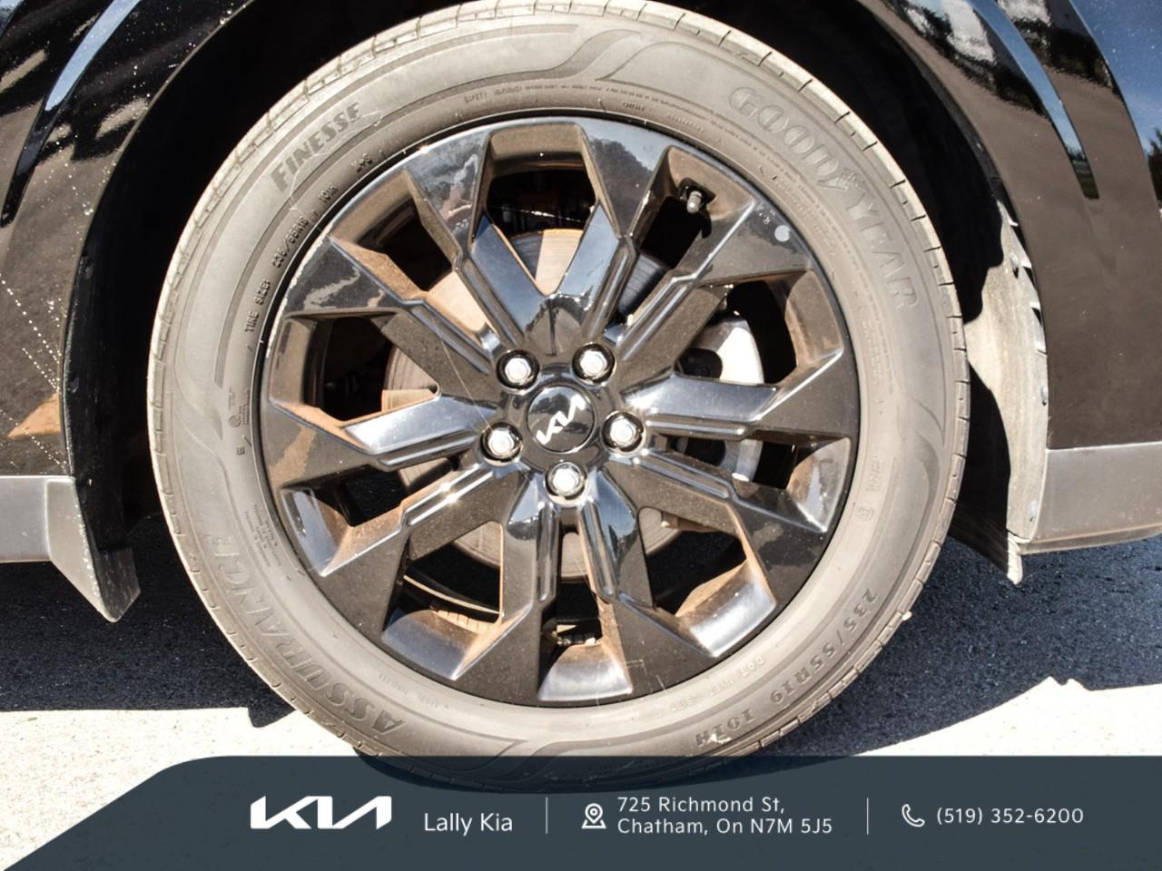 2023 Kia Carnival SX New Arrival | 7 Passenger | Clean CarFax | Leather | Roof Photo