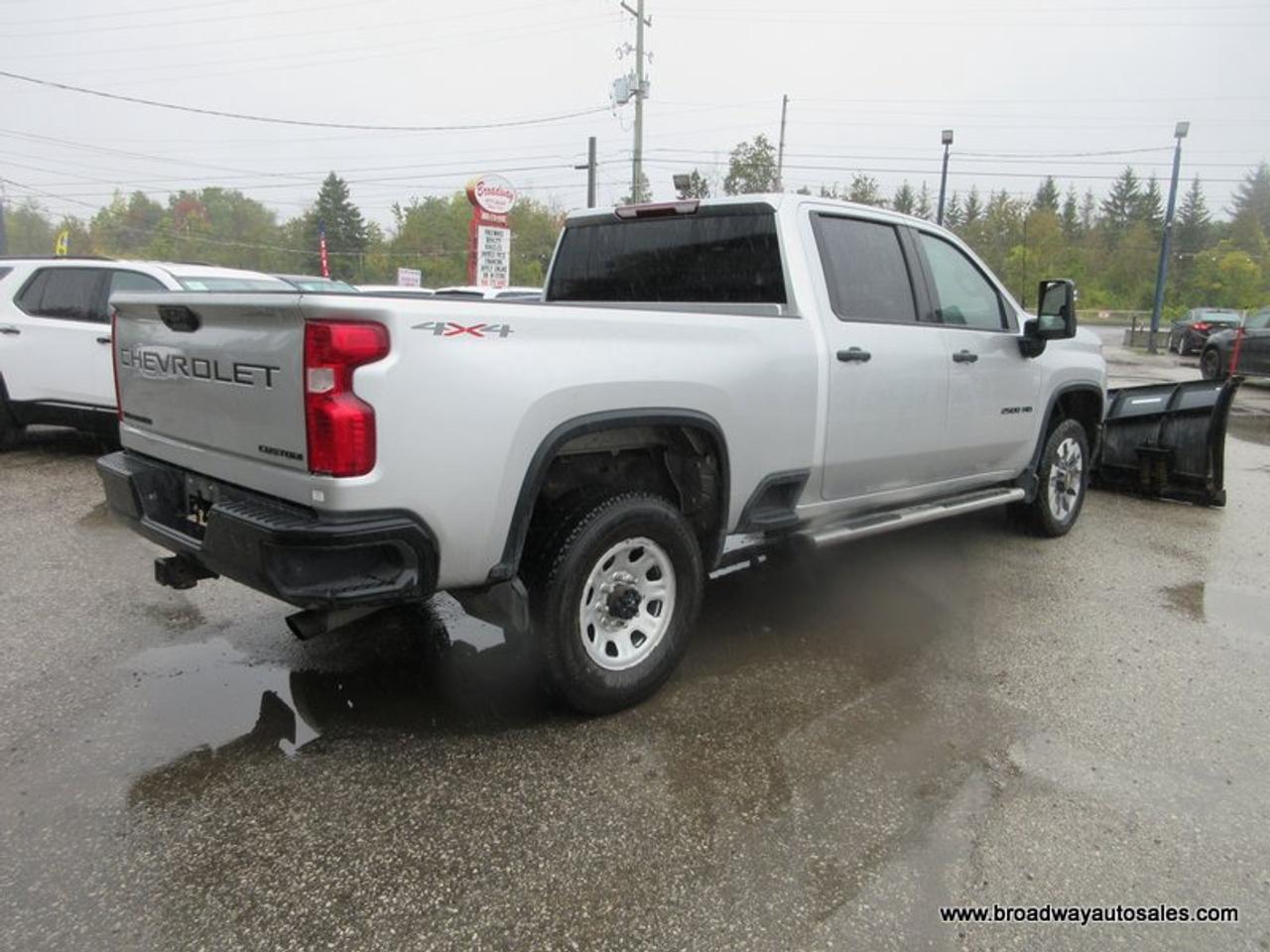 2022 Chevrolet Silverado 2500 3/4 TON CUSTOM-EDITION 6 PASSENGER 6.6L - V8.. 4X4.. CREW-CAB.. 6.6-BOX.. SNOW-EX-V-PLOW.. BACK-UP CAMERA.. BLUETOOTH SYSTEM.. KEYLESS ENTRY.. Photo