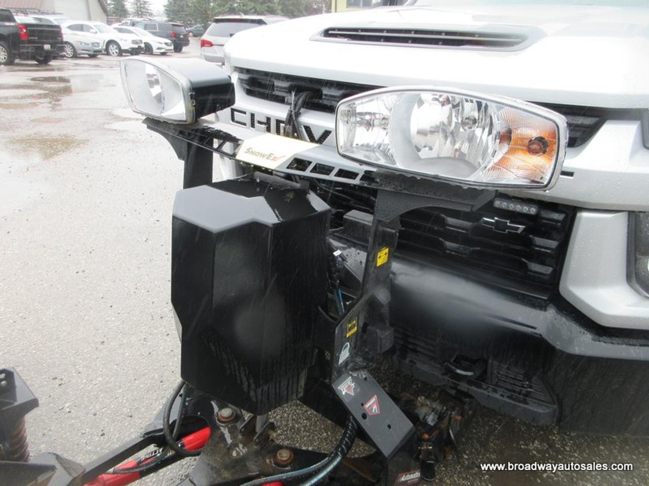 2022 Chevrolet Silverado 2500 3/4 TON CUSTOM-EDITION 6 PASSENGER 6.6L - V8.. 4X4.. CREW-CAB.. 6.6-BOX.. SNOW-EX-V-PLOW.. BACK-UP CAMERA.. BLUETOOTH SYSTEM.. KEYLESS ENTRY.. Photo
