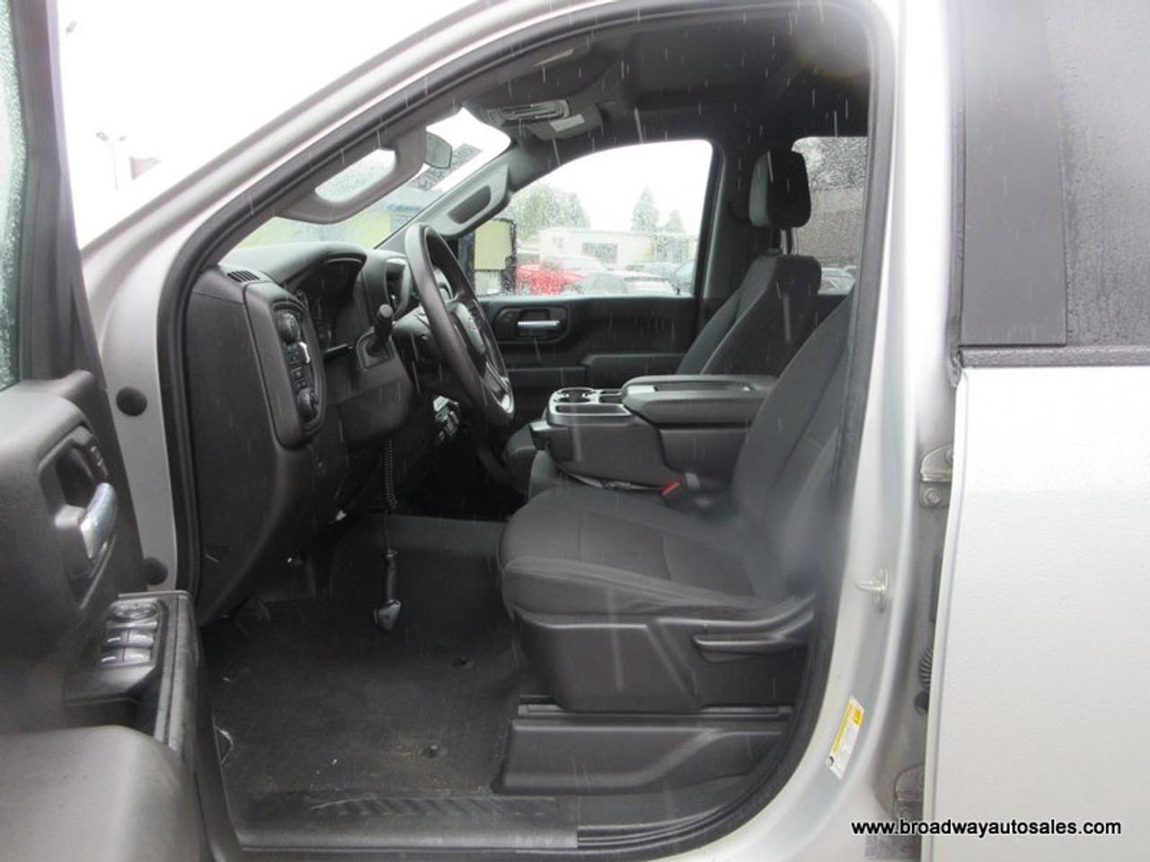 2022 Chevrolet Silverado 2500 3/4 TON CUSTOM-EDITION 6 PASSENGER 6.6L - V8.. 4X4.. CREW-CAB.. 6.6-BOX.. SNOW-EX-V-PLOW.. BACK-UP CAMERA.. BLUETOOTH SYSTEM.. KEYLESS ENTRY.. Photo