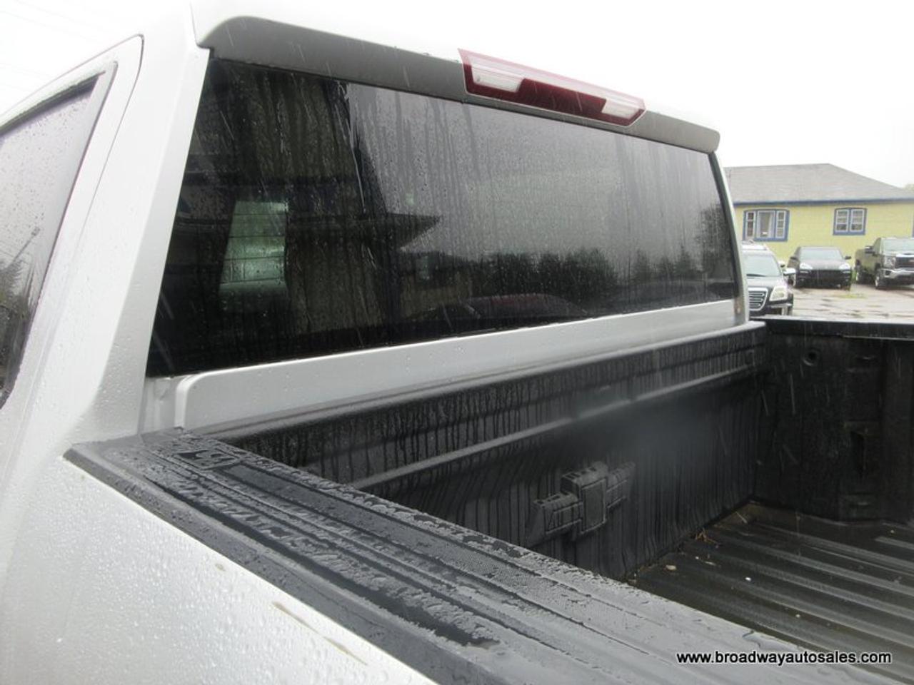 2022 Chevrolet Silverado 2500 3/4 TON CUSTOM-EDITION 6 PASSENGER 6.6L - V8.. 4X4.. CREW-CAB.. 6.6-BOX.. SNOW-EX-V-PLOW.. BACK-UP CAMERA.. BLUETOOTH SYSTEM.. KEYLESS ENTRY.. Photo