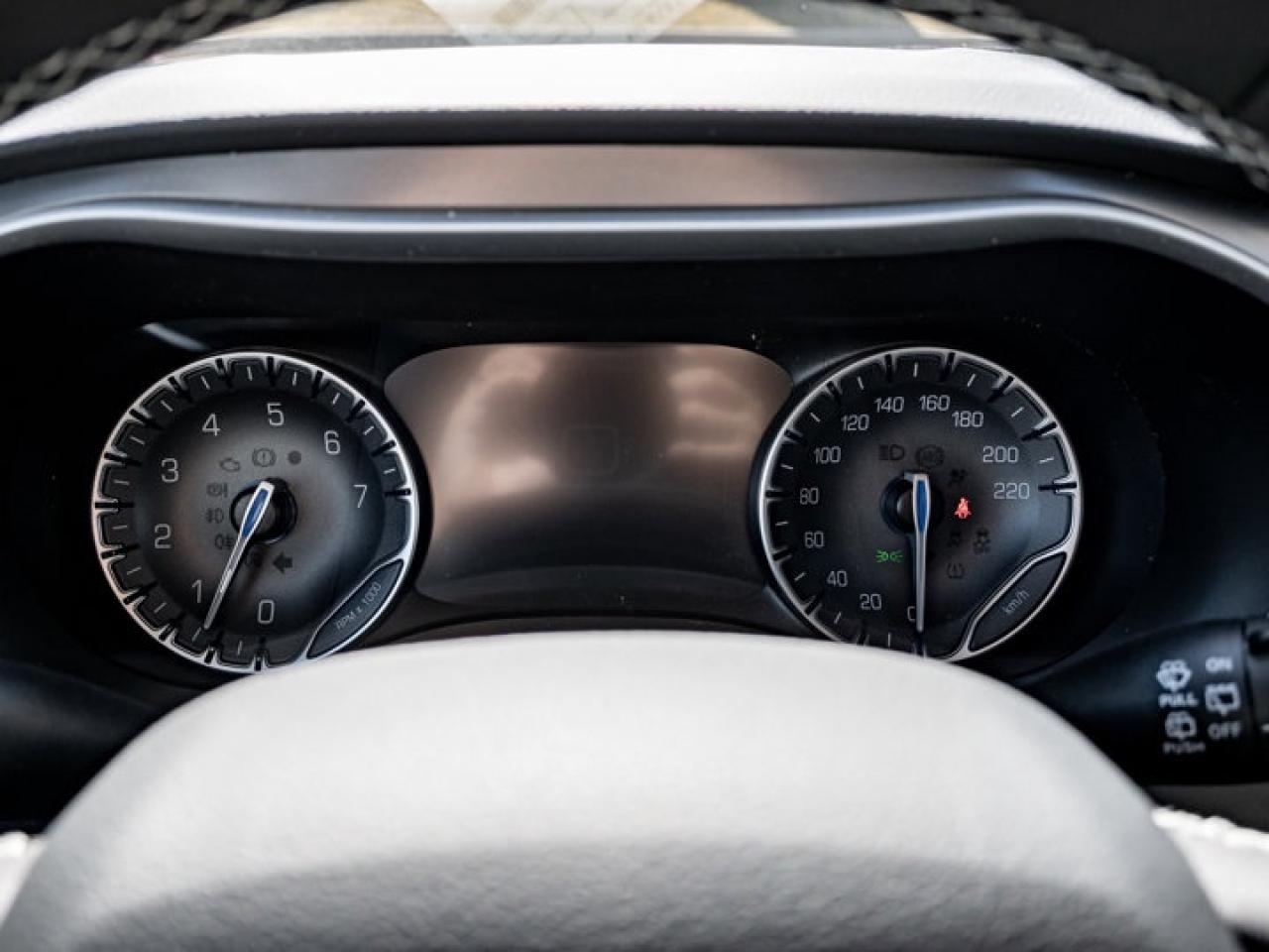 2026 Dodge Grand Caravan SXT Photo2