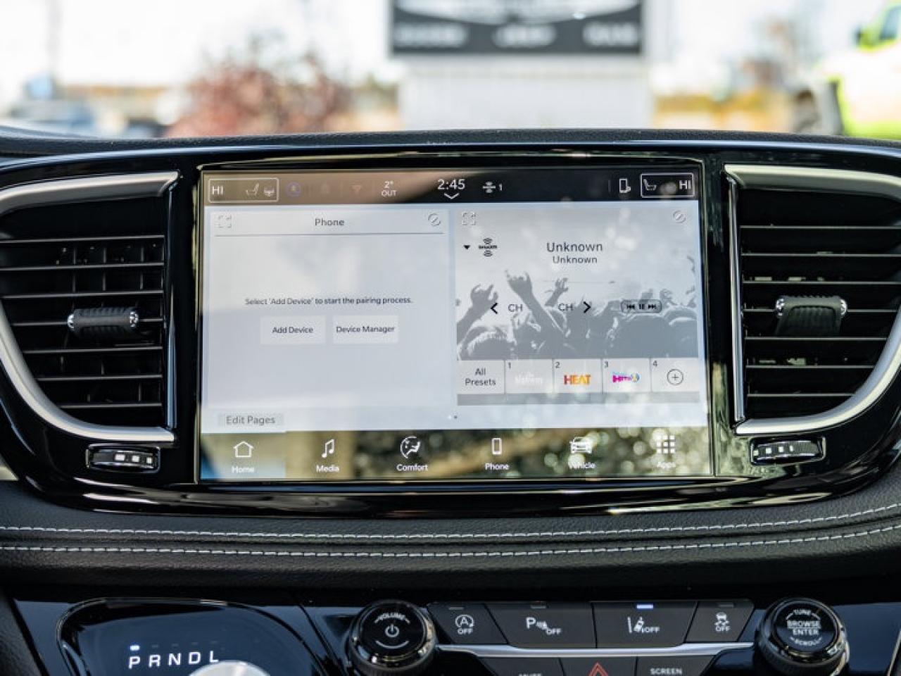 2026 Chrysler Pacifica Select Photo