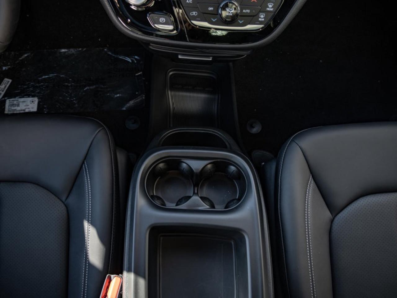 2026 Chrysler Pacifica Select Photo