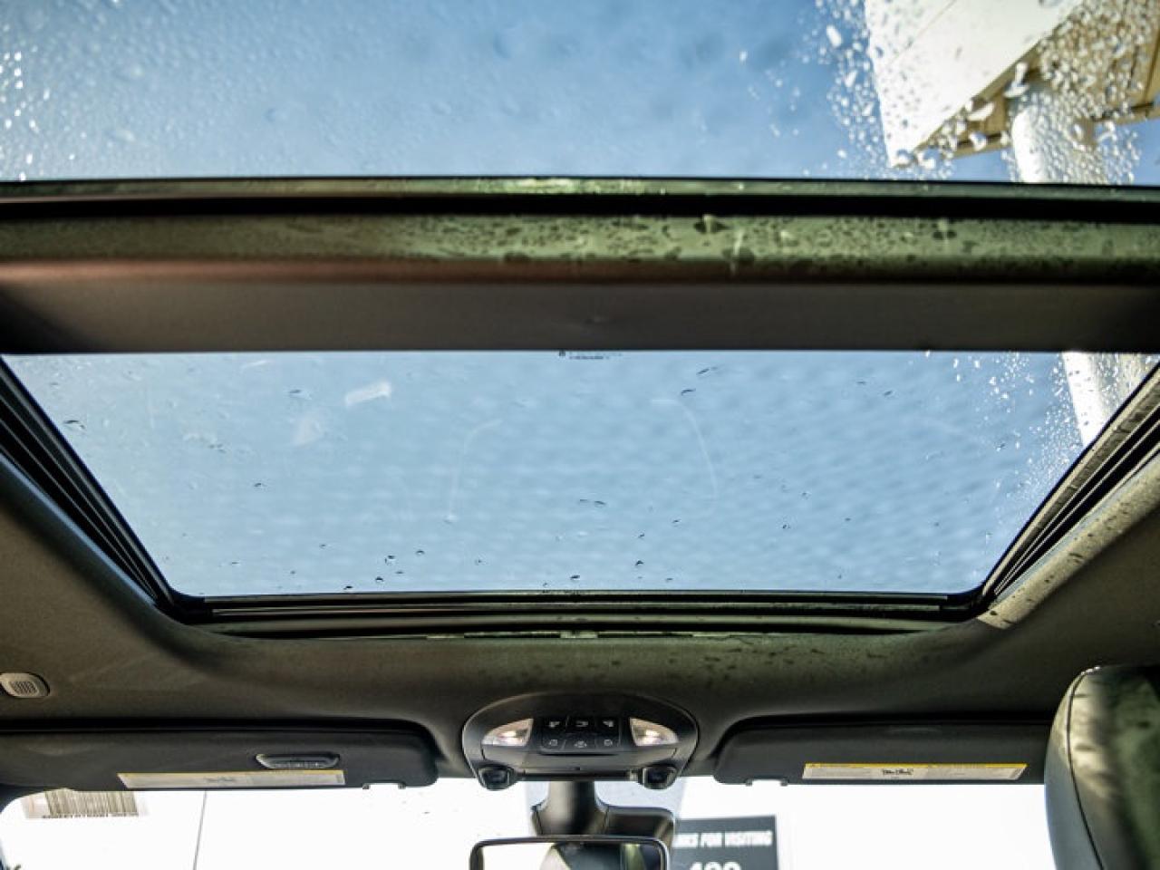 2026 Chrysler Pacifica Select Photo