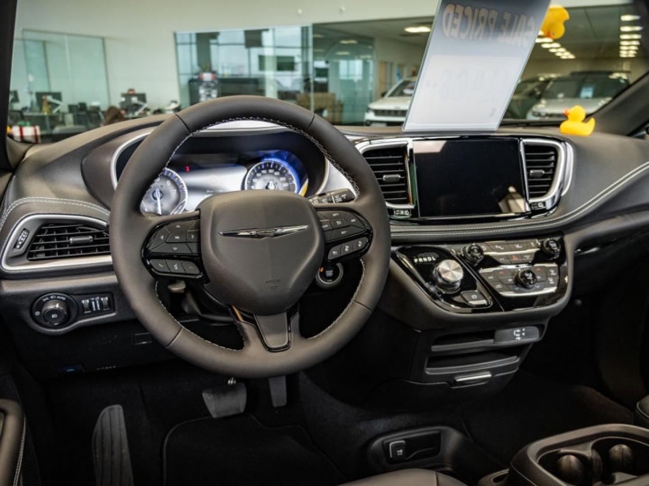 2026 Chrysler Pacifica Select Photo2