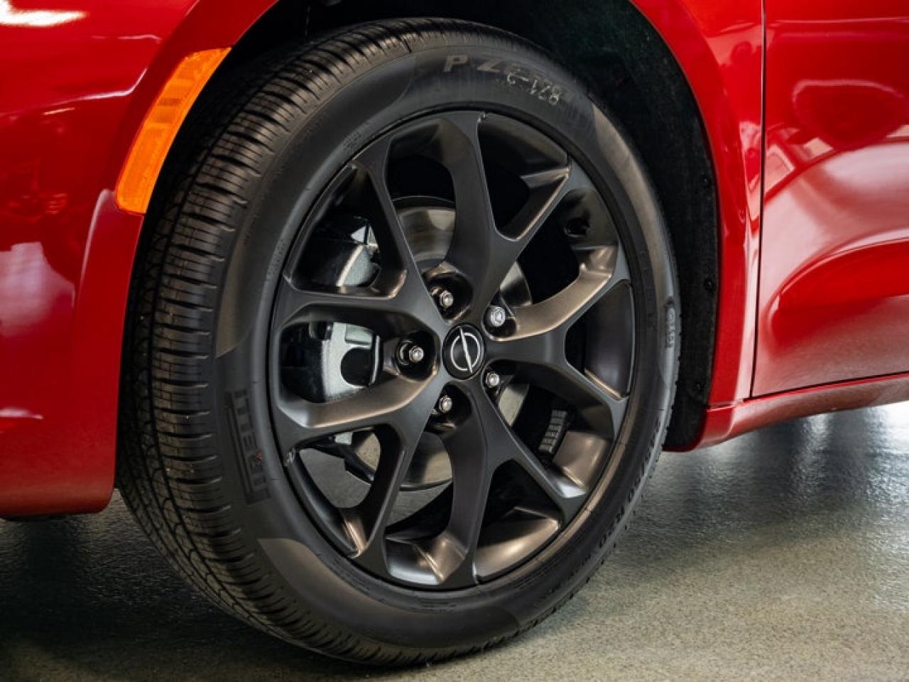 2026 Chrysler Pacifica Select Photo