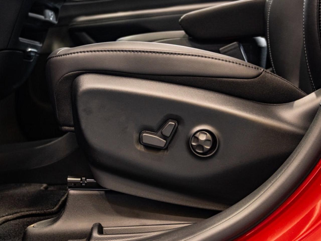 2026 Chrysler Pacifica Select Photo