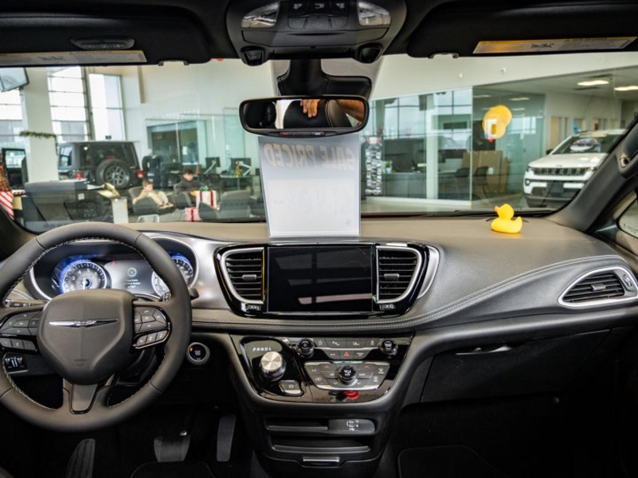 2026 Chrysler Pacifica Select Photo