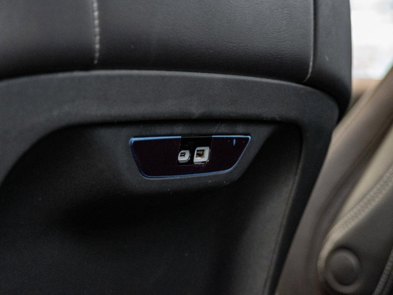 2026 Chrysler Pacifica Select Photo