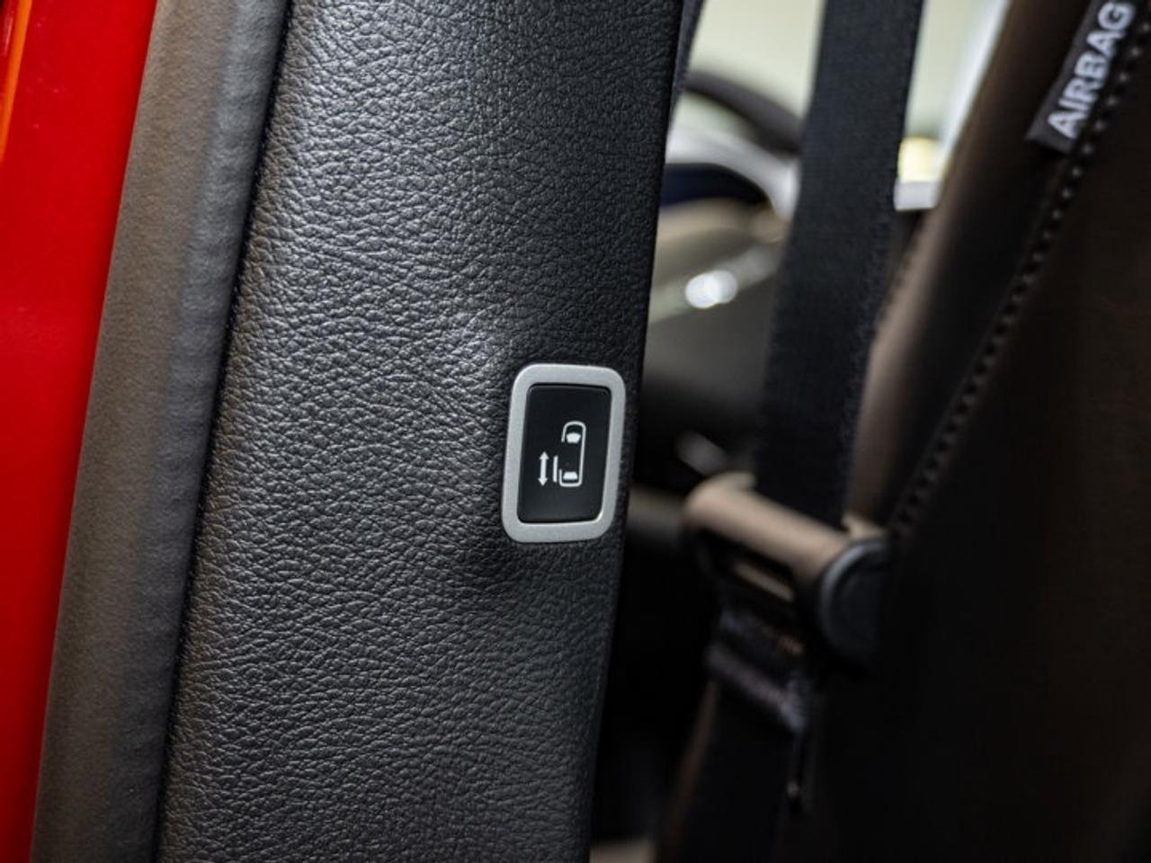 2026 Chrysler Pacifica Select Photo