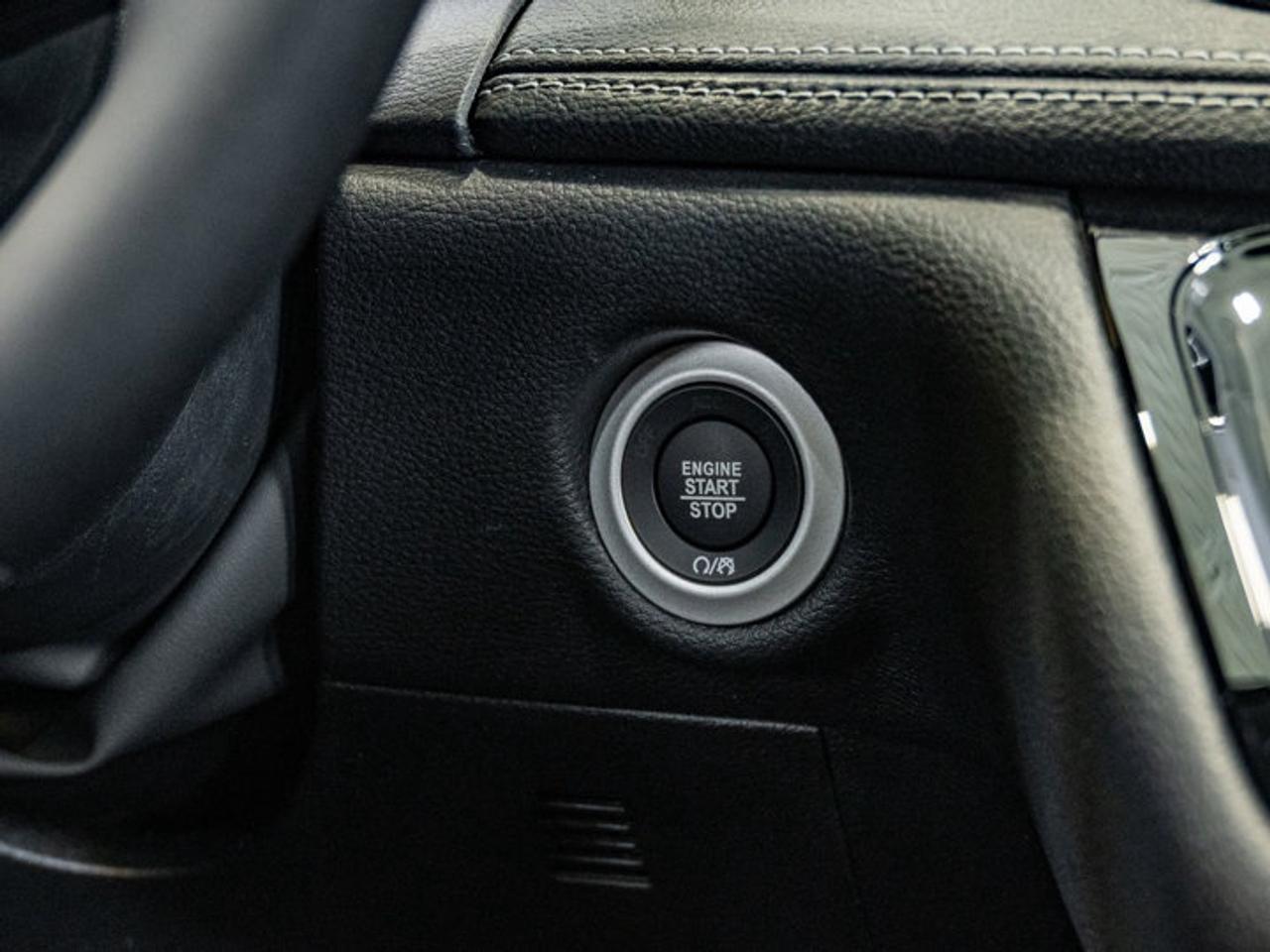 2026 Chrysler Pacifica Select Photo