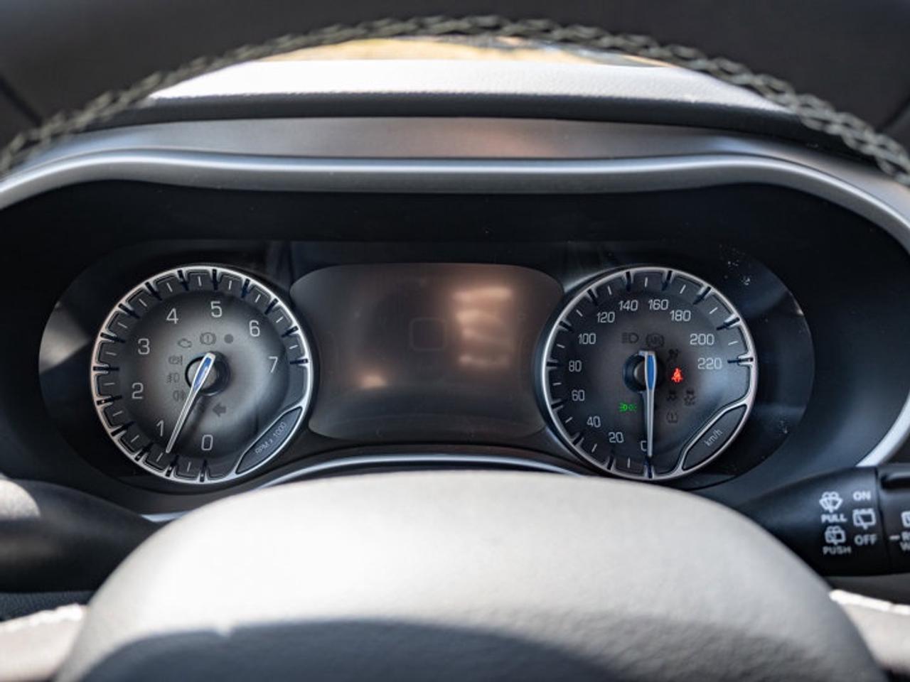 2026 Dodge Grand Caravan SXT Photo2