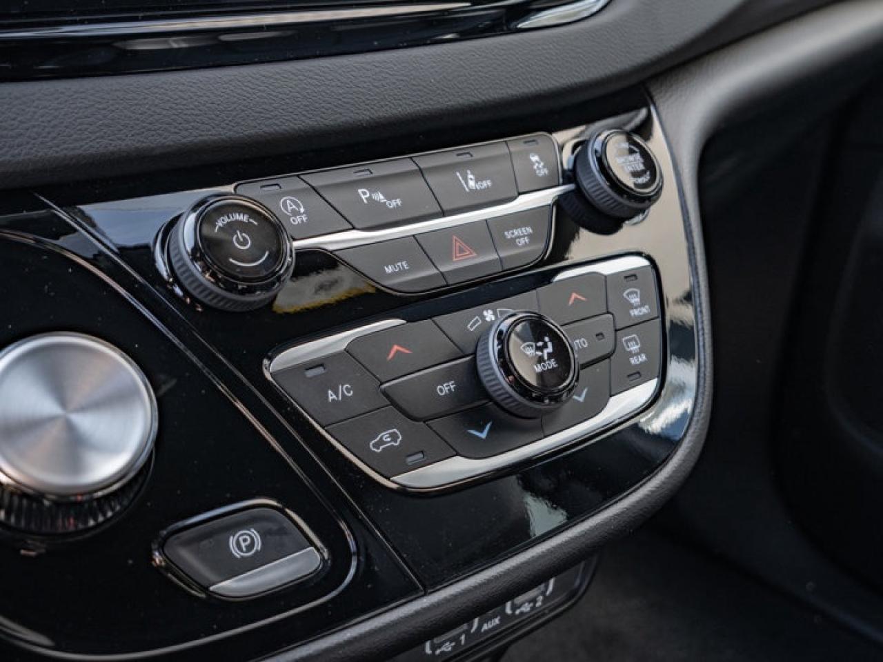 2026 Dodge Grand Caravan SXT Photo