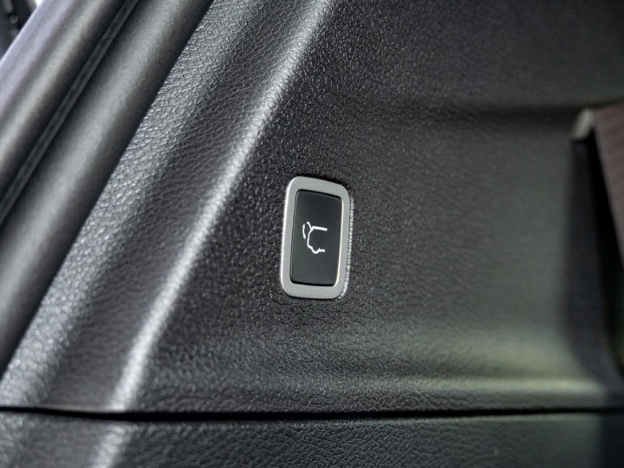 2026 Chrysler Pacifica Select Photo