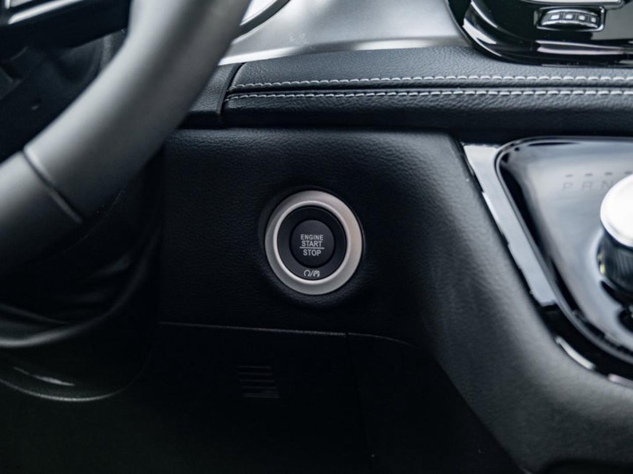 2026 Chrysler Pacifica Select Photo