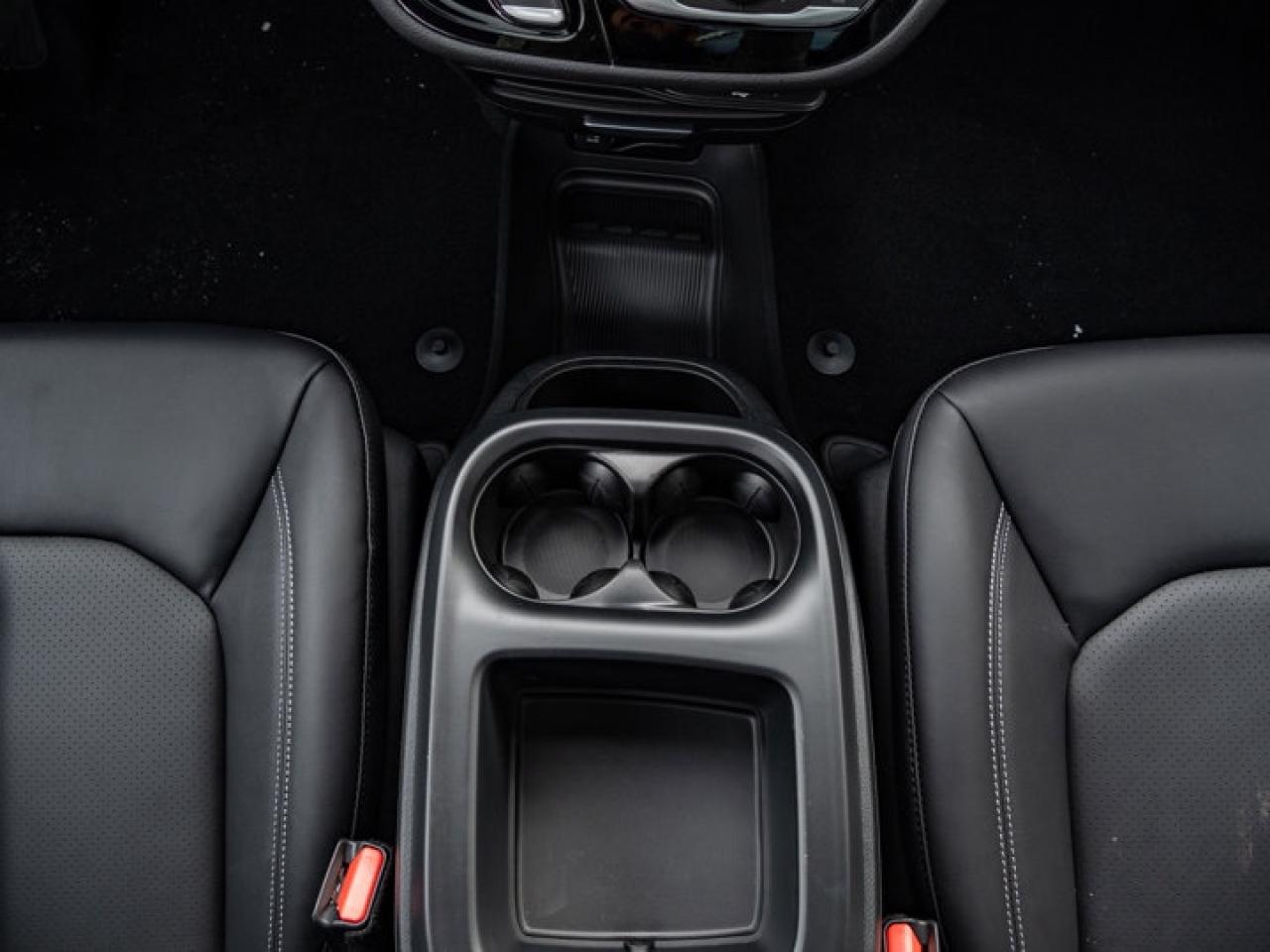 2026 Chrysler Pacifica Select Photo