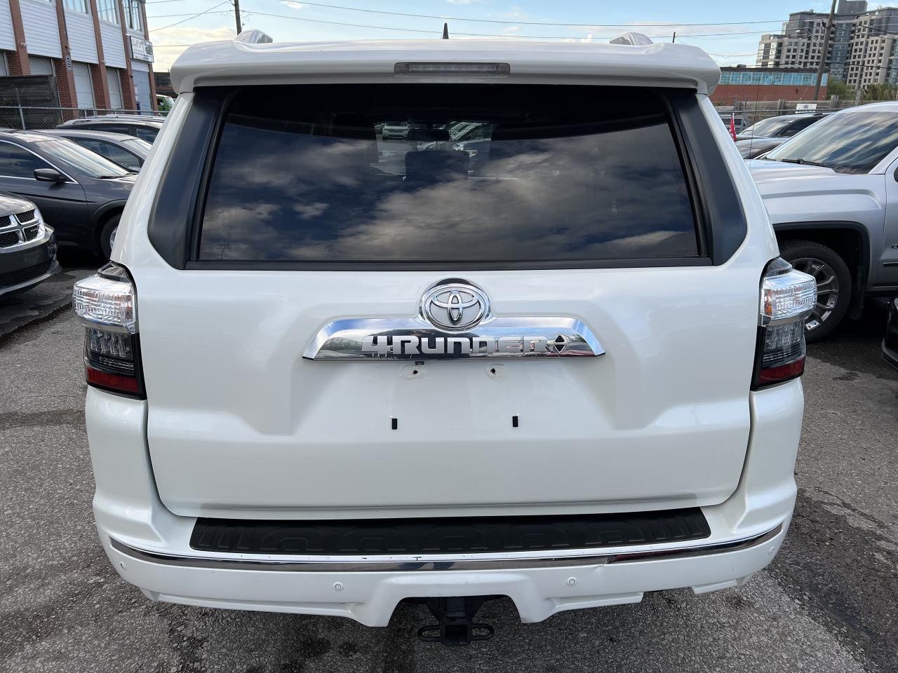 2017 Toyota 4Runner Limited Photo3
