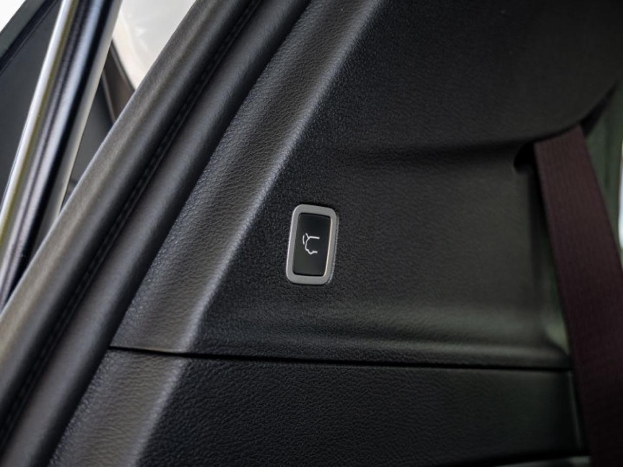 2026 Chrysler Pacifica Select Photo