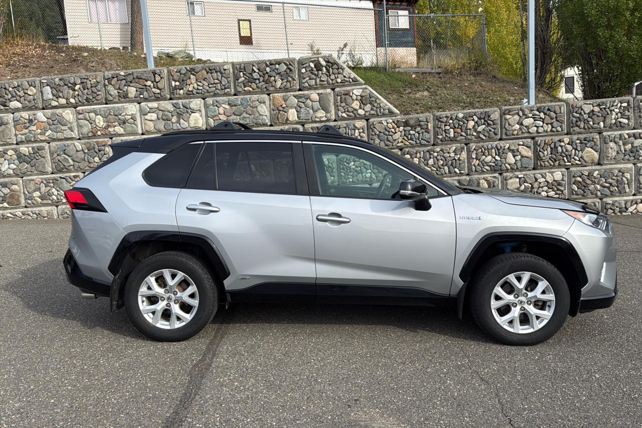 2021 Toyota RAV4 XSE Technology Package Photo