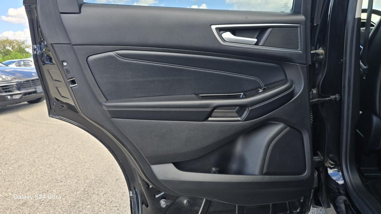 2017 Ford Edge Titanium - Photo #21