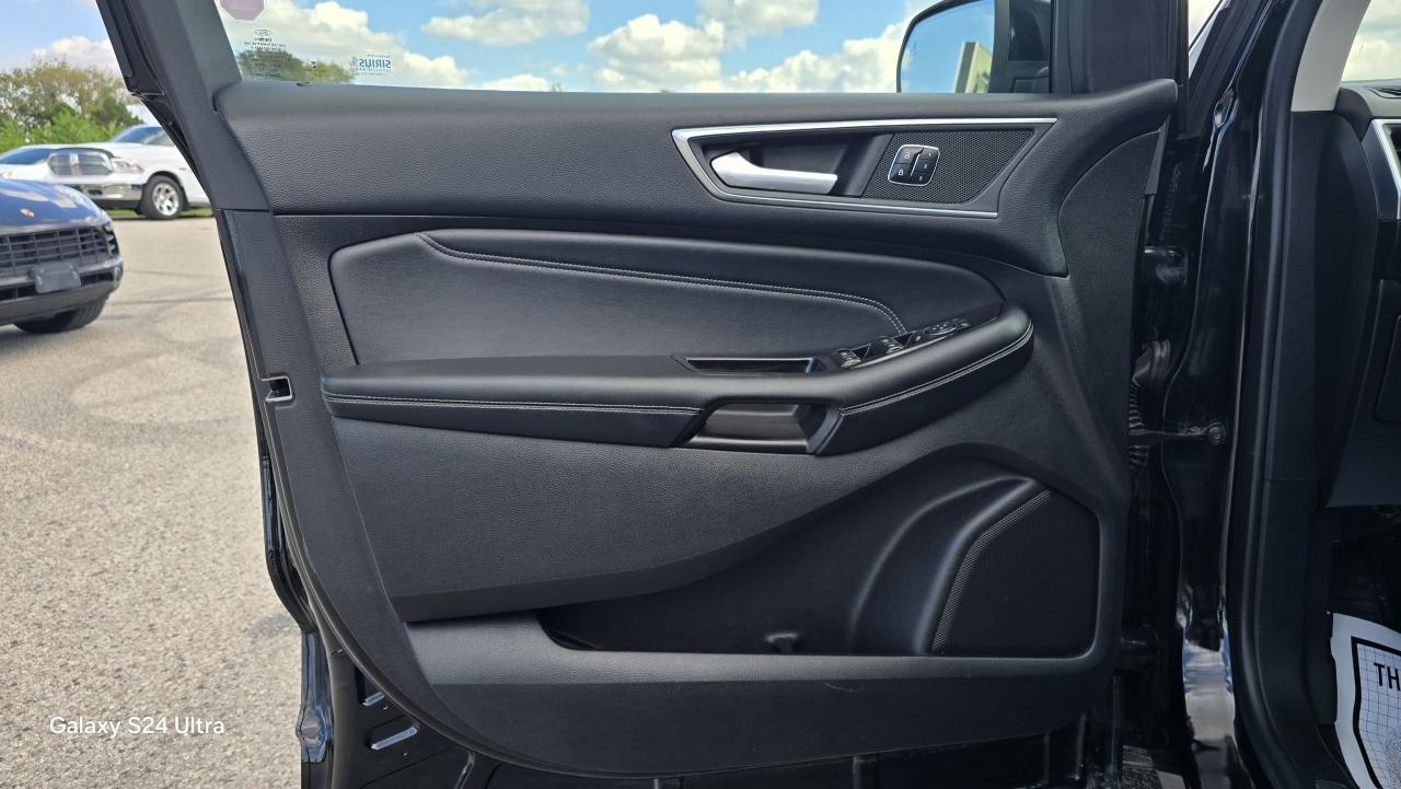 2017 Ford Edge Titanium - Photo #22