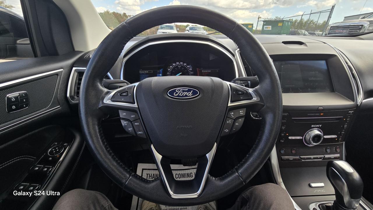 2017 Ford Edge Titanium - Photo #9