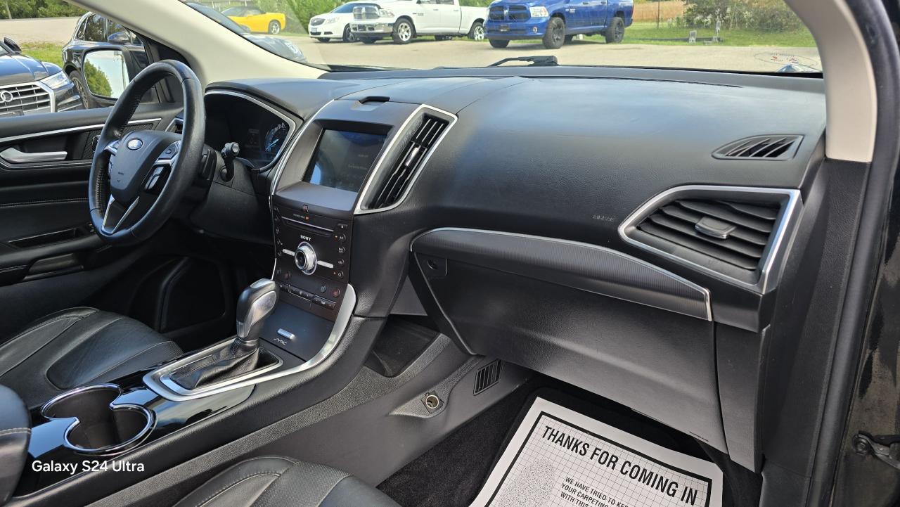 2017 Ford Edge Titanium - Photo #12