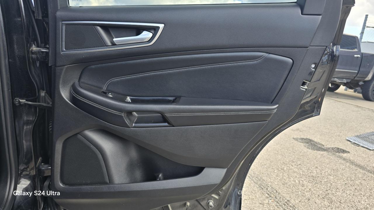 2017 Ford Edge Titanium - Photo #23