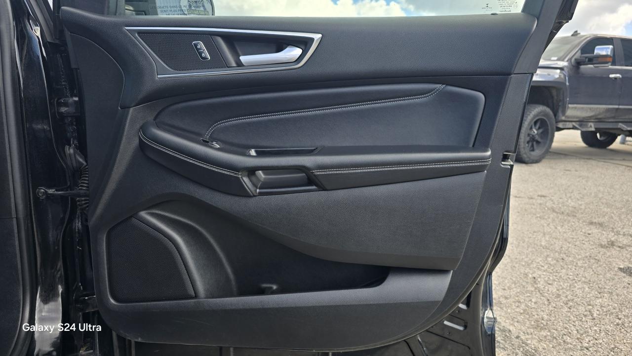 2017 Ford Edge Titanium - Photo #24